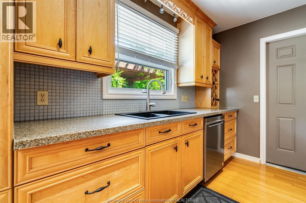Photo 11 of 137 Mccallum Drive, Kingsville ON