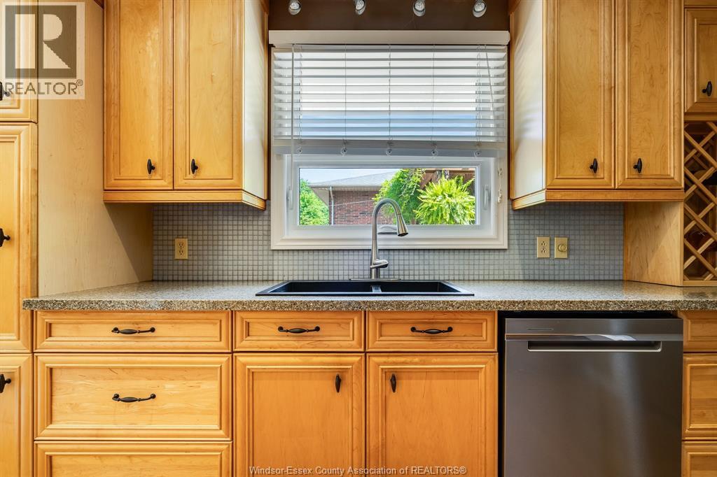 Photo 12 of 137 Mccallum Drive, Kingsville ON
