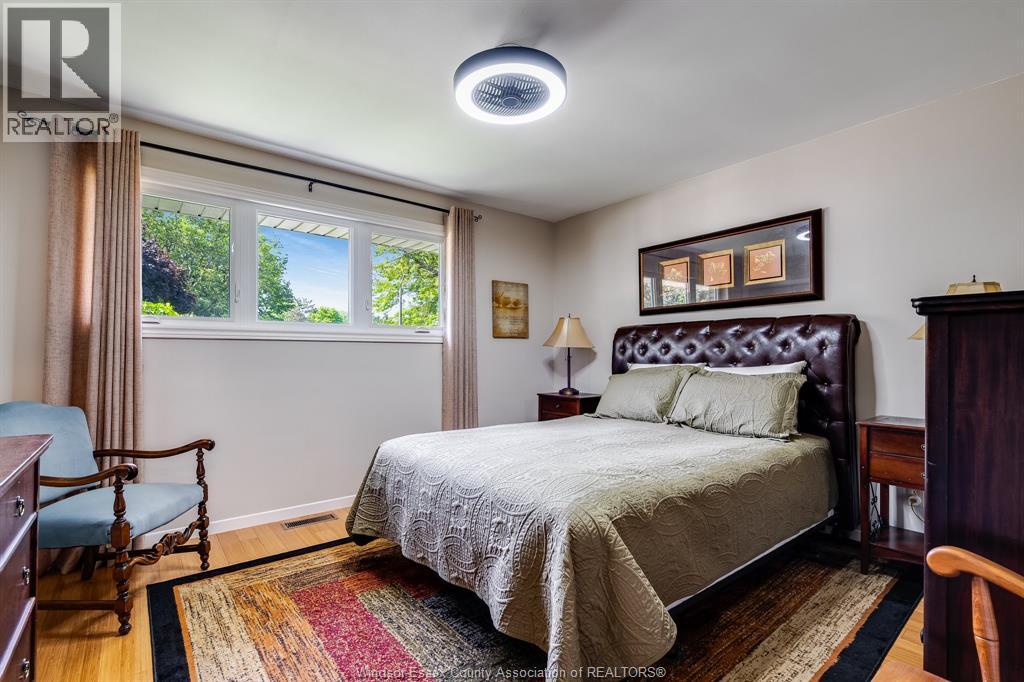 Photo 15 of 137 Mccallum Drive, Kingsville ON