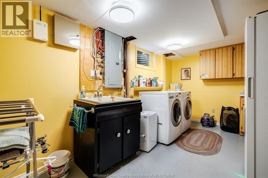 Photo 33 of 137 Mccallum Drive, Kingsville ON