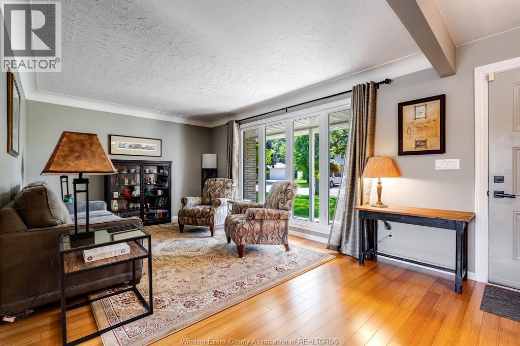 Photo 4 of 137 Mccallum Drive, Kingsville ON