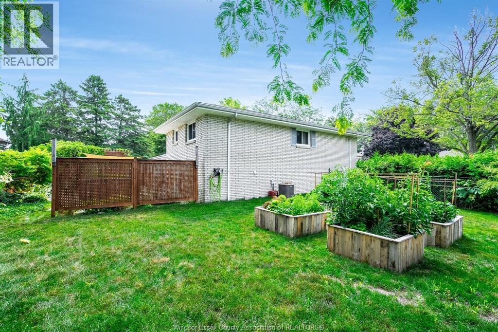 Photo 41 of 137 Mccallum Drive, Kingsville ON