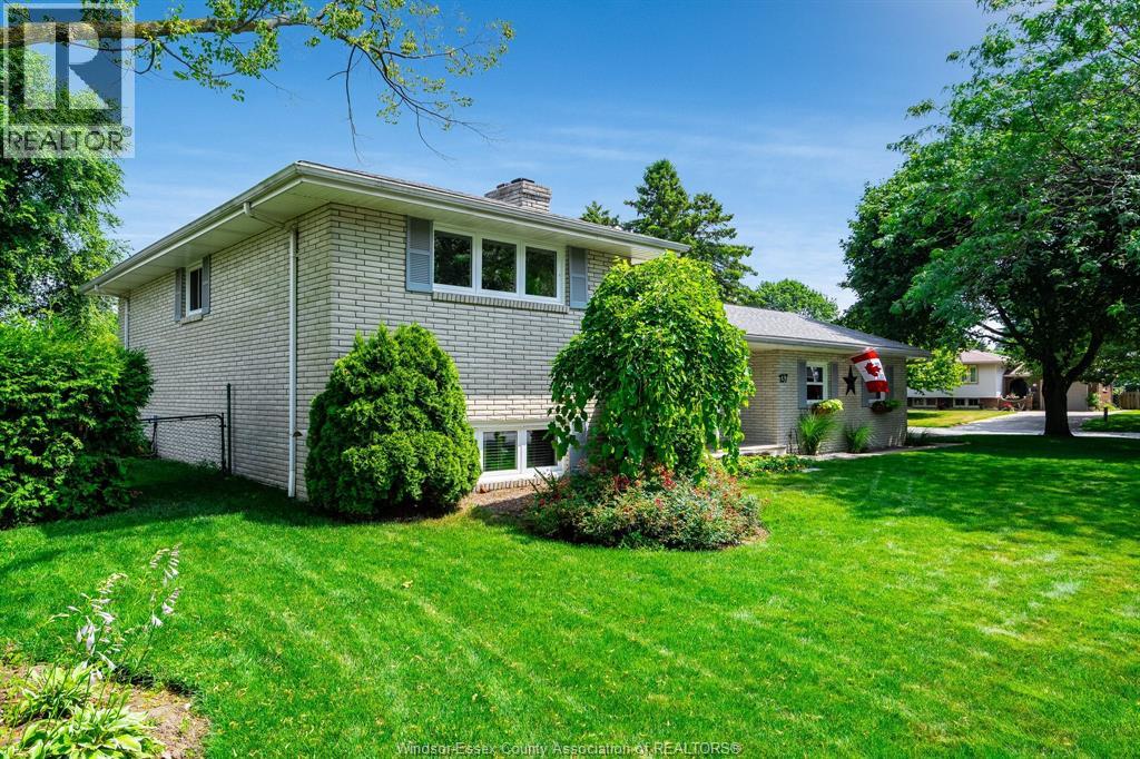 Photo 42 of 137 Mccallum Drive, Kingsville ON