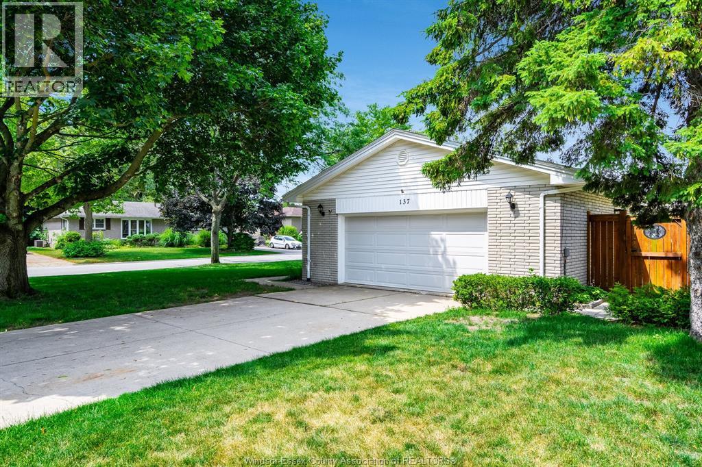Photo 44 of 137 Mccallum Drive, Kingsville ON