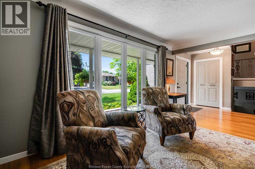 Photo 6 of 137 Mccallum Drive, Kingsville ON