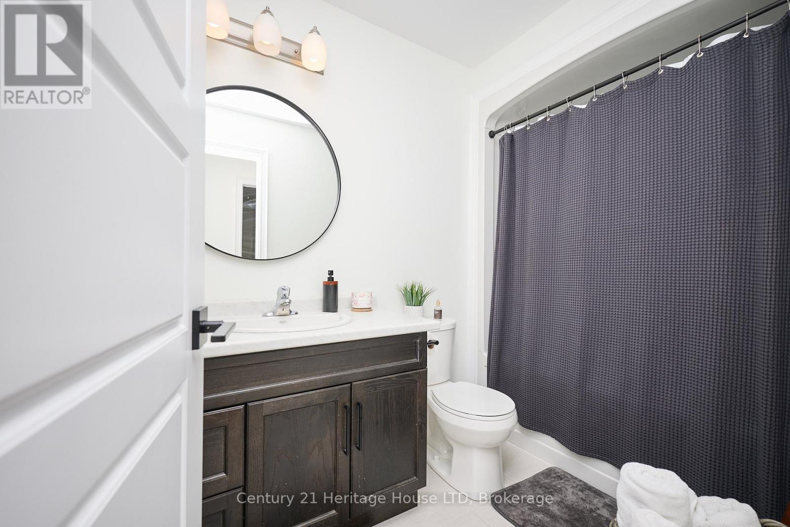 Photo 23 of 439 Viking Street, Fort Erie ON