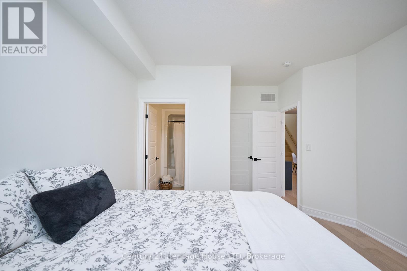 Photo 14 of 439 Viking Street, Fort Erie ON