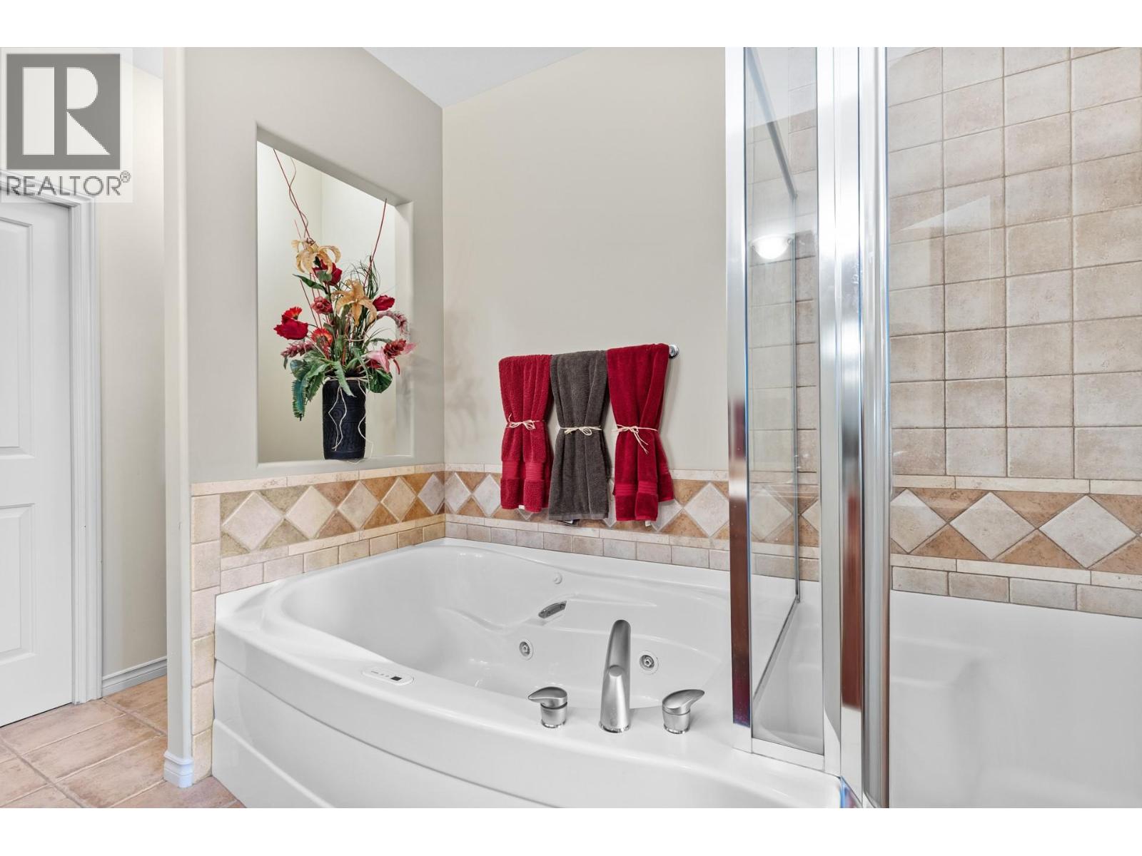 2 4520 GALLAGHER'S Lookout, Kelowna