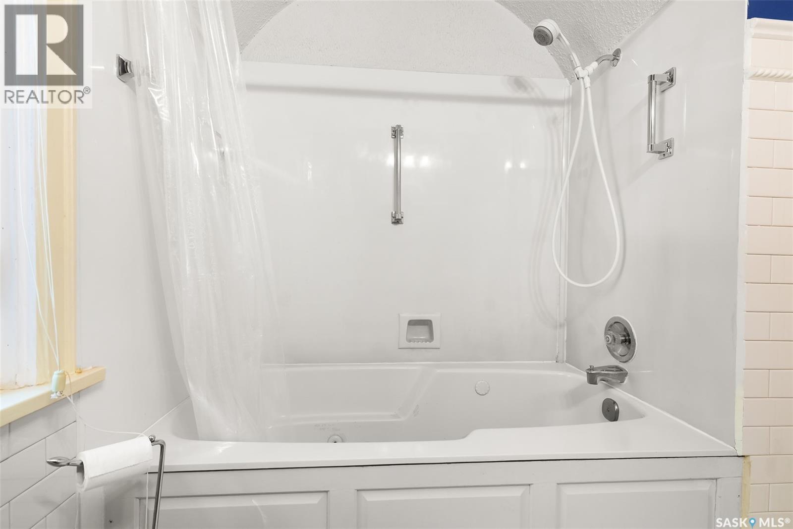 Photo 4 of 3115 Angus Street, Regina SK