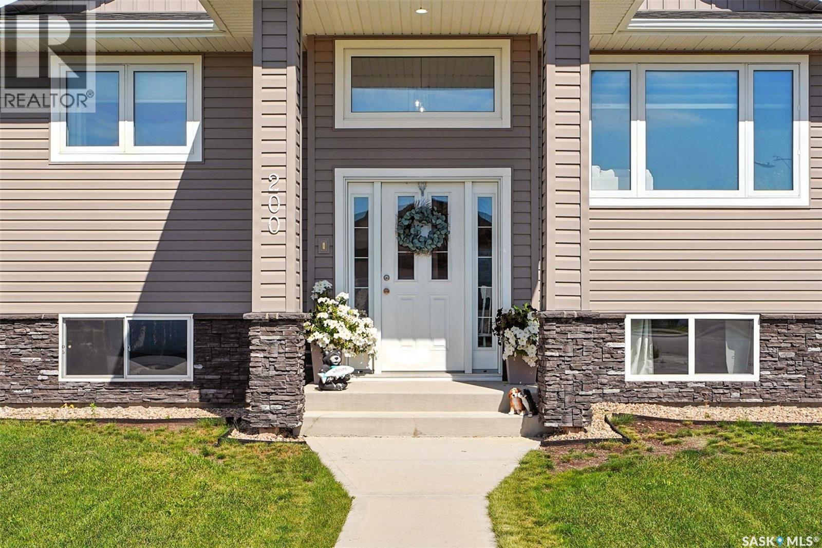 Photo 3 of 200 Reddekopp Lane, Warman SK