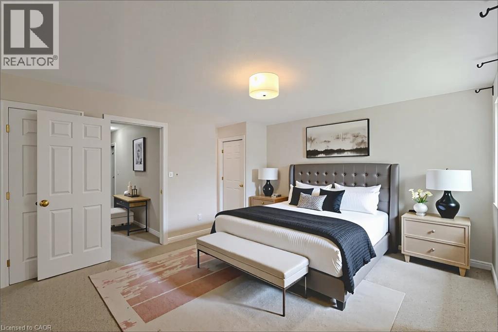 Photo 42 of 18 Sunnycroft Court, Waterdown ON