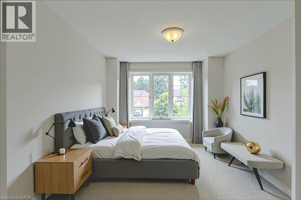Photo 12 of 18 Sunnycroft Court, Waterdown ON