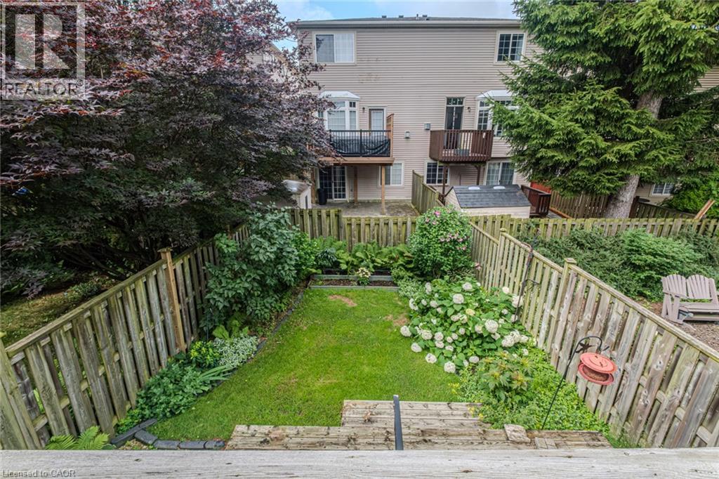 Photo 13 of 18 Sunnycroft Court, Waterdown ON