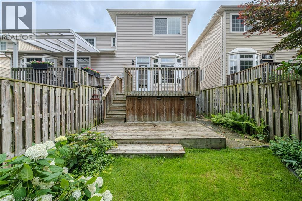 Photo 22 of 18 Sunnycroft Court, Waterdown ON