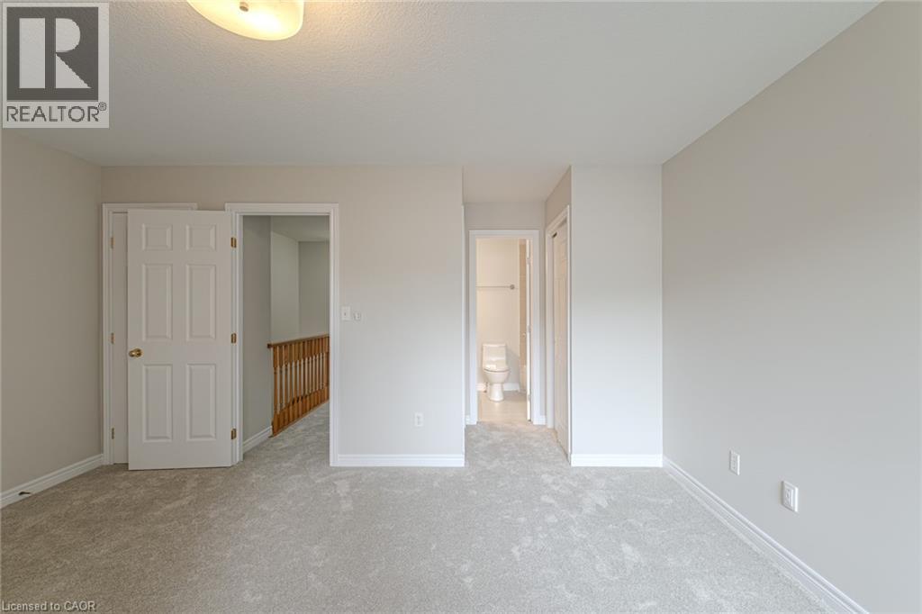 Photo 38 of 18 Sunnycroft Court, Waterdown ON