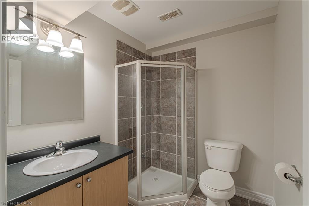 Photo 14 of 18 Sunnycroft Court, Waterdown ON