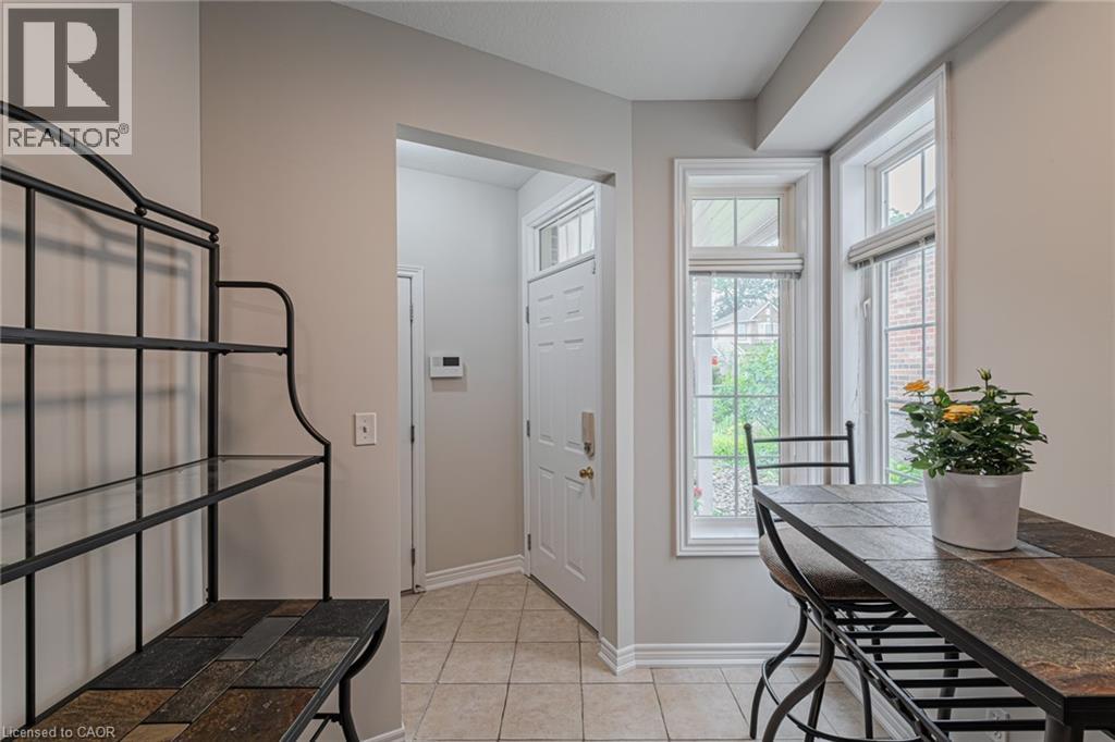 Photo 26 of 18 Sunnycroft Court, Waterdown ON