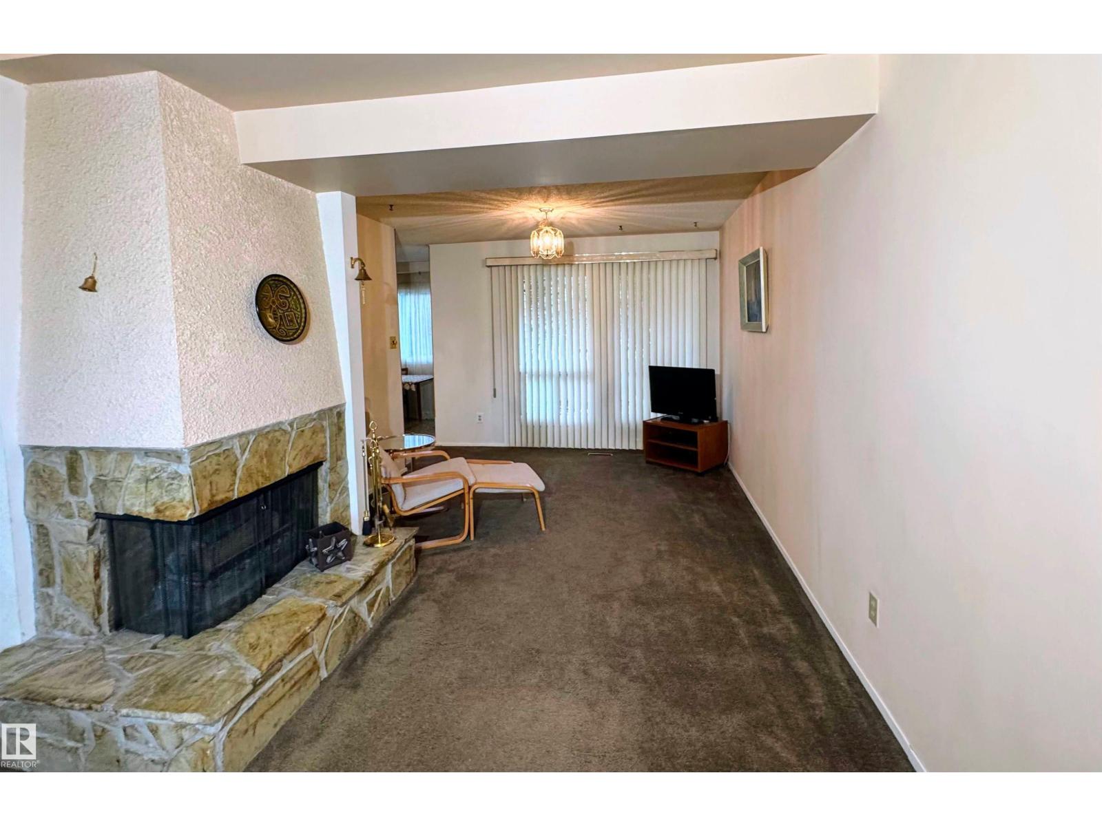 Photo 12 of 5345 Hill View Cr Nw, Edmonton AB