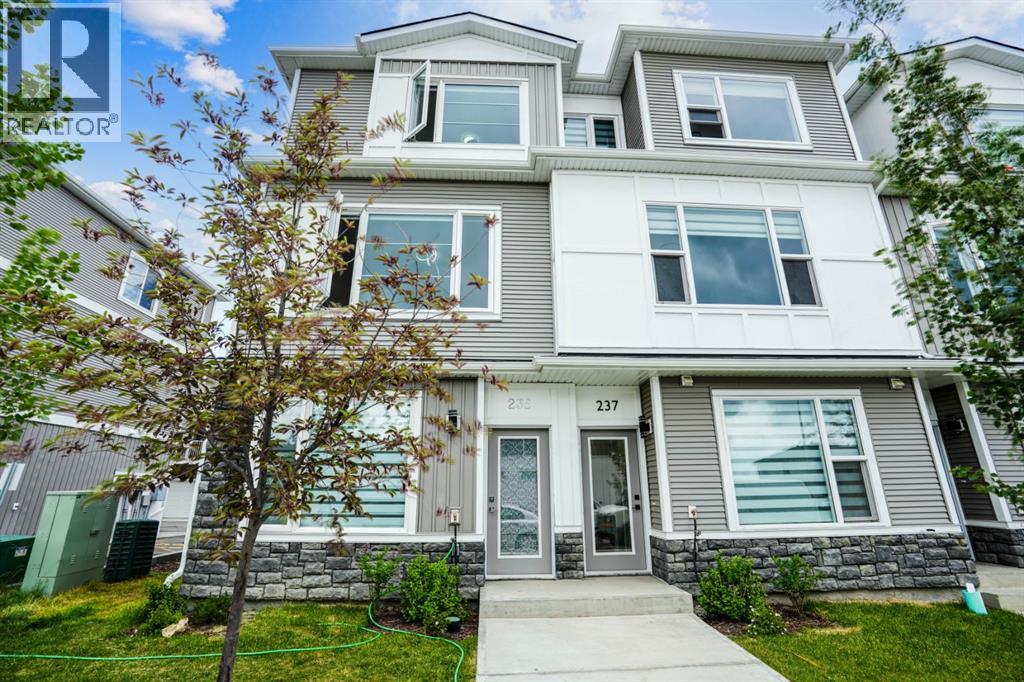 Single Family House for Sale in  Saddlepeace Crescent NE Saddle Ridge Calgary 