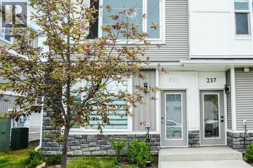 Single Family House for Sale in  Saddlepeace Crescent NE Saddle Ridge Calgary 