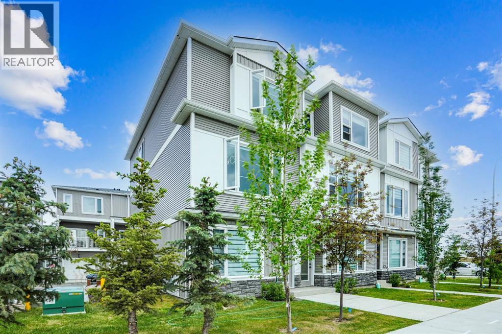 Single Family House for Sale in  Saddlepeace Crescent NE Saddle Ridge Calgary 