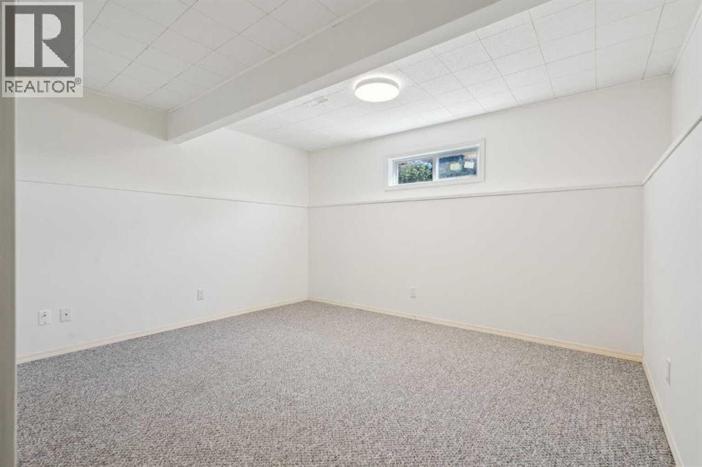 Single Family House Bi-level for Sale in  Saddlemead Road NE Saddle Ridge Calgary 
