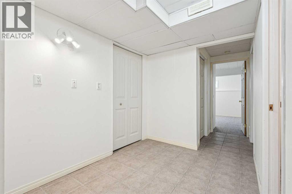 Single Family House Bi-level for Sale in  Saddlemead Road NE Saddle Ridge Calgary 