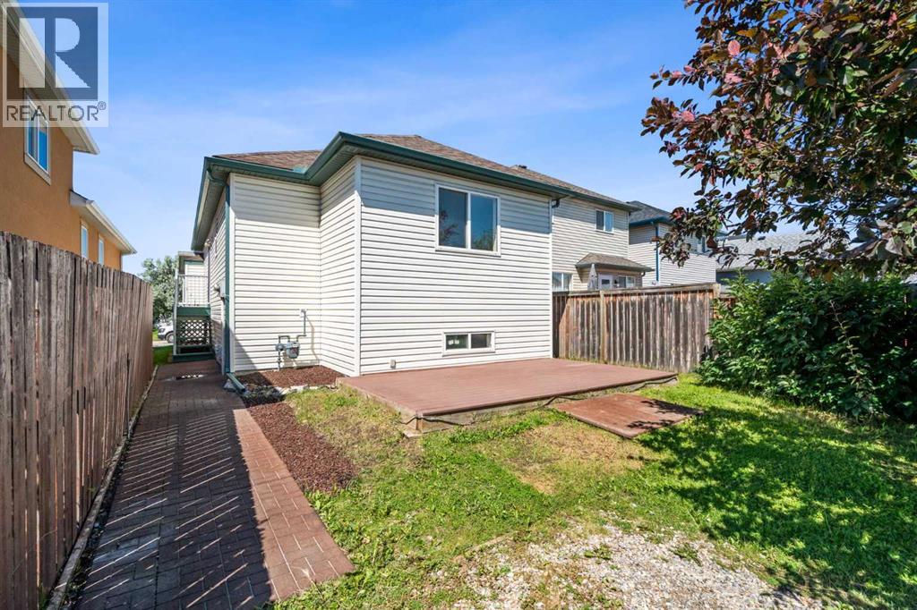 Single Family House Bi-level for Sale in  Saddlemead Road NE Saddle Ridge Calgary 