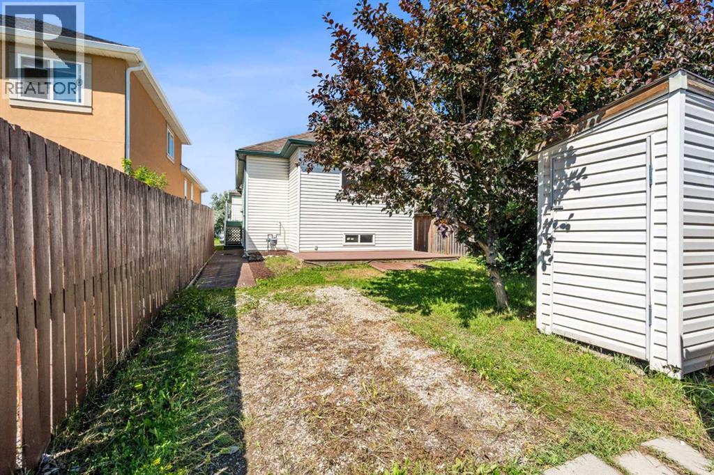Single Family House Bi-level for Sale in  Saddlemead Road NE Saddle Ridge Calgary 