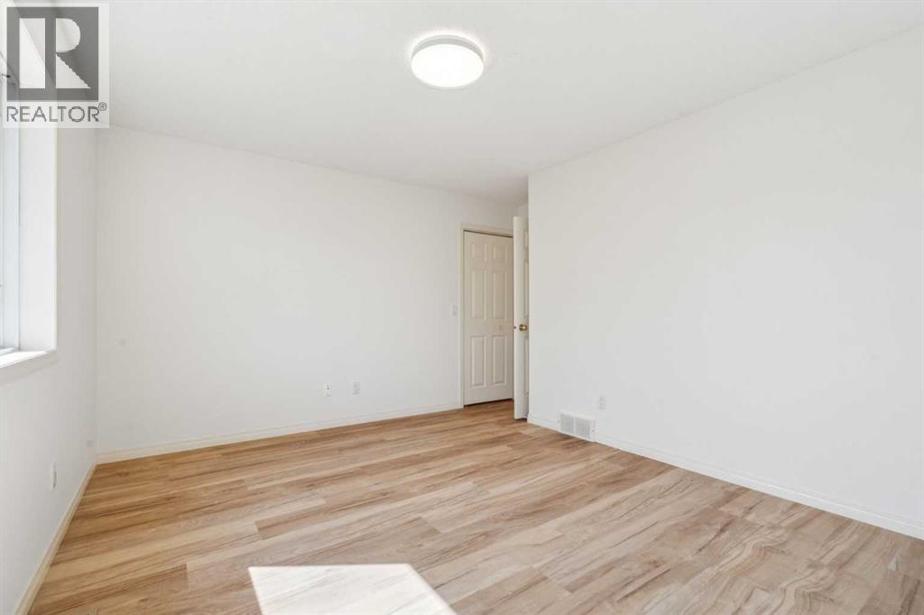 Single Family House Bi-level for Sale in  Saddlemead Road NE Saddle Ridge Calgary 