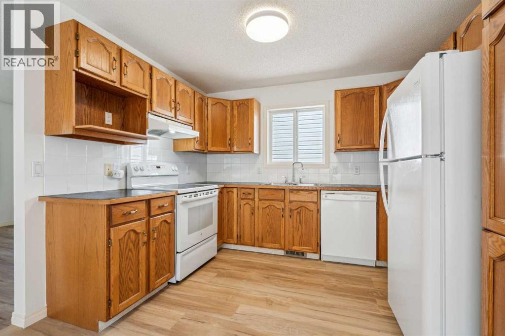 Single Family House Bi-level for Sale in  Saddlemead Road NE Saddle Ridge Calgary 