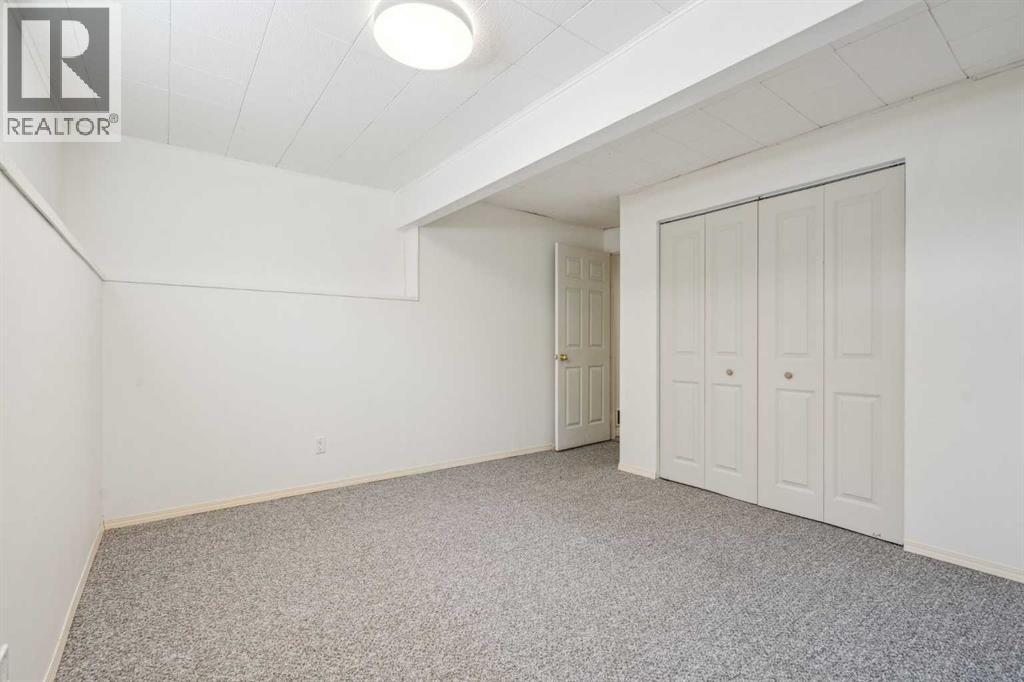 Single Family House Bi-level for Sale in  Saddlemead Road NE Saddle Ridge Calgary 