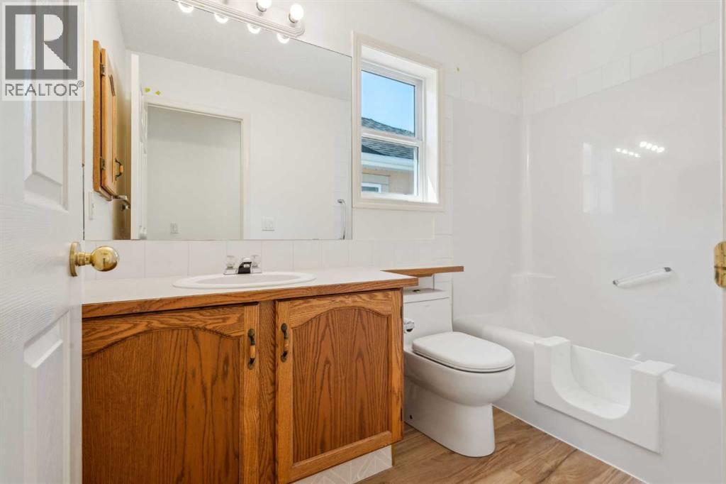 Single Family House Bi-level for Sale in  Saddlemead Road NE Saddle Ridge Calgary 