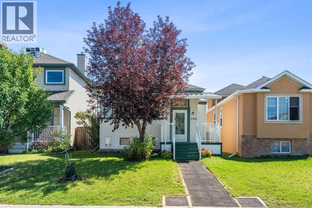 Single Family House Bi-level for Sale in  Saddlemead Road NE Saddle Ridge Calgary 