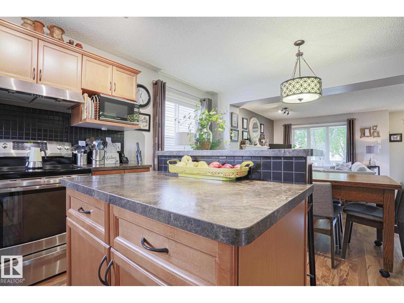 Photo 16 of 12039 18 Av Sw, Edmonton AB