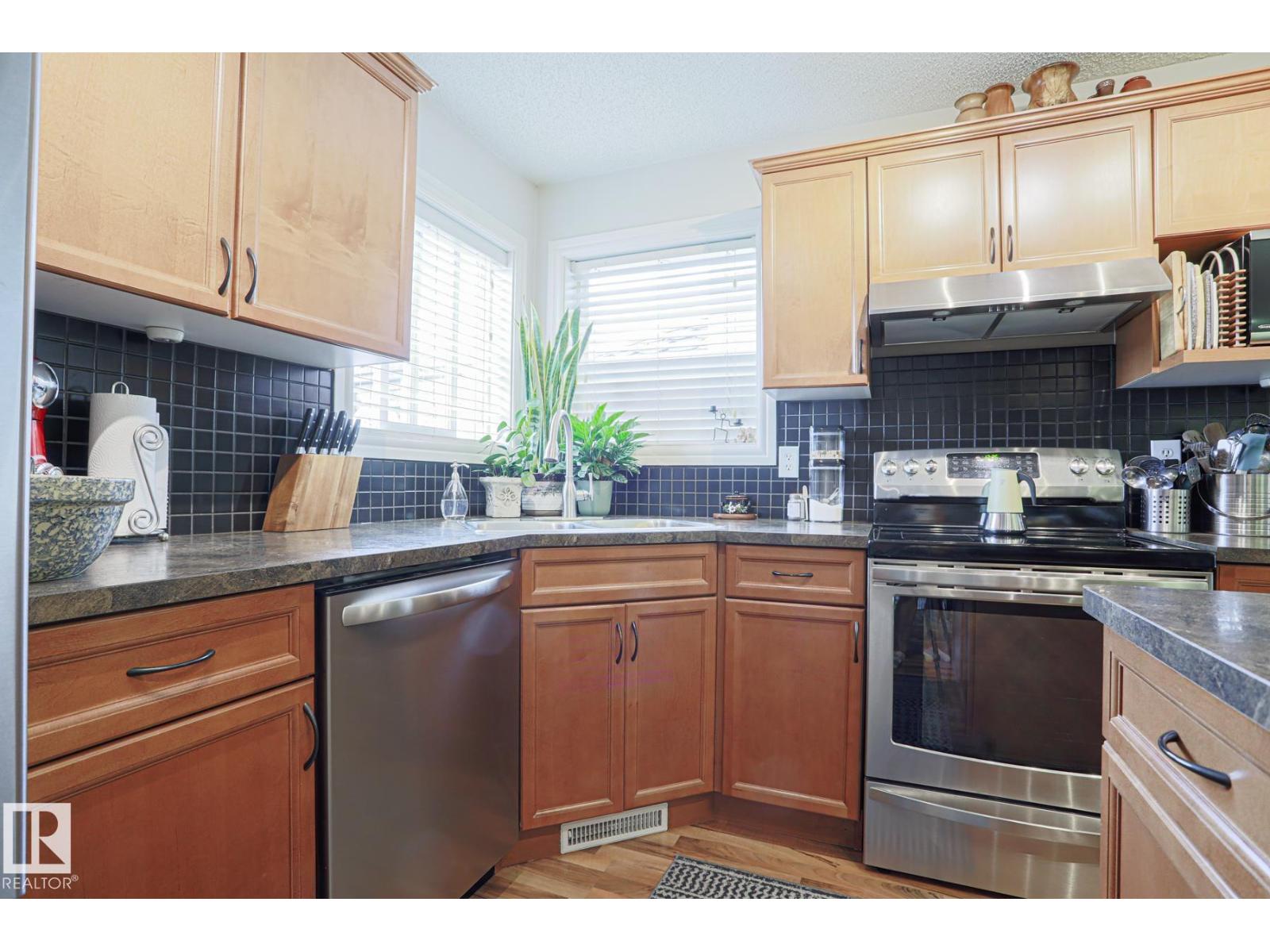 Photo 17 of 12039 18 Av Sw, Edmonton AB