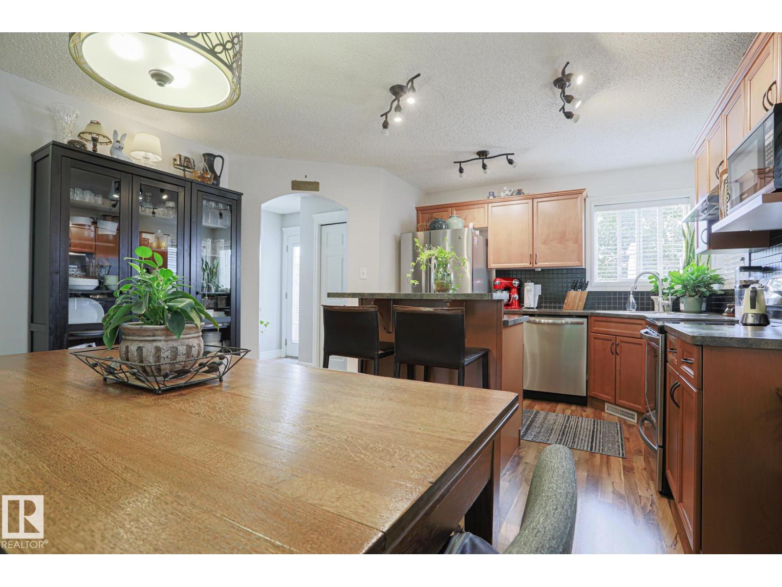 Photo 13 of 12039 18 Av Sw, Edmonton AB
