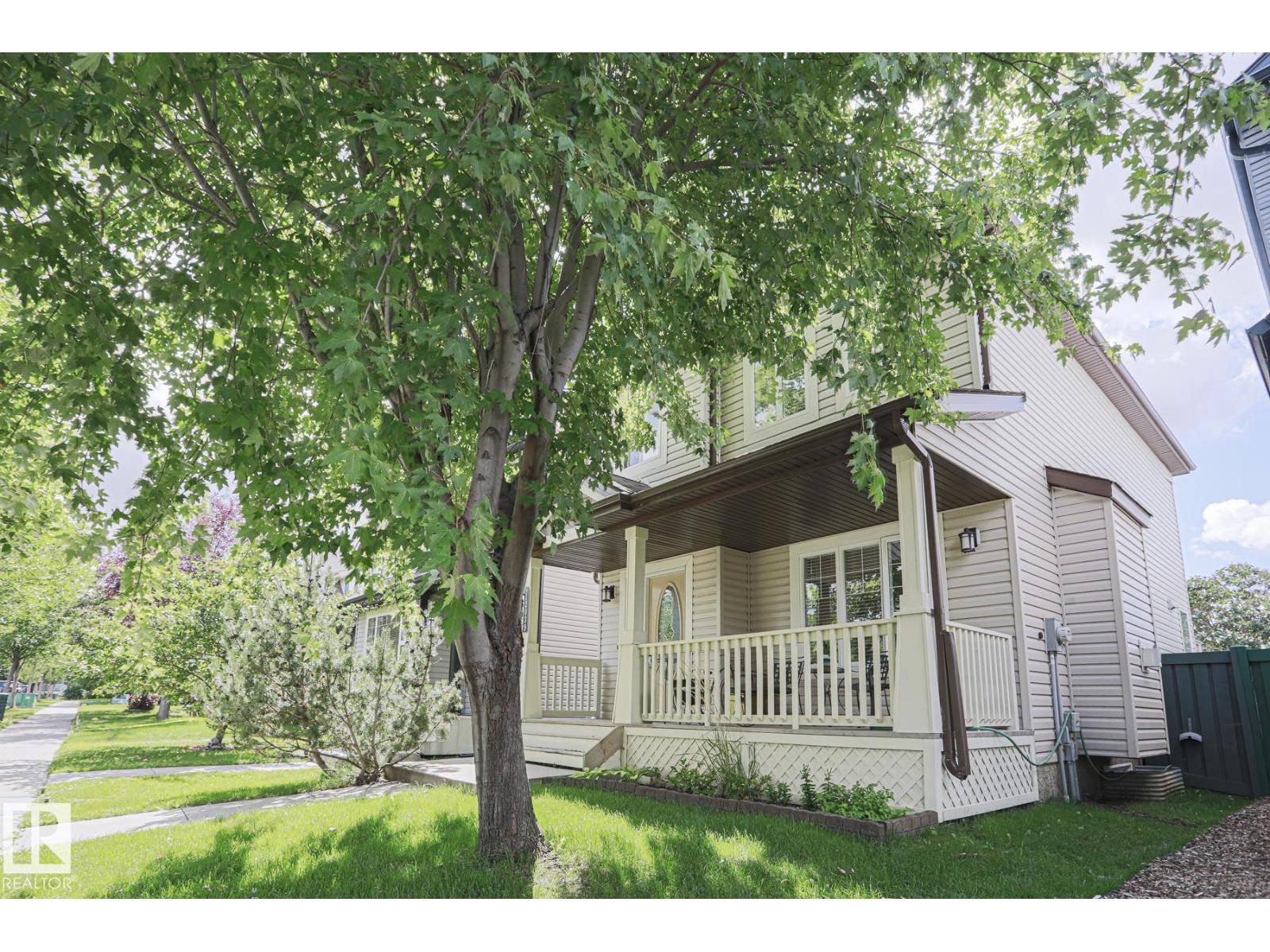 Photo 3 of 12039 18 Av Sw, Edmonton AB