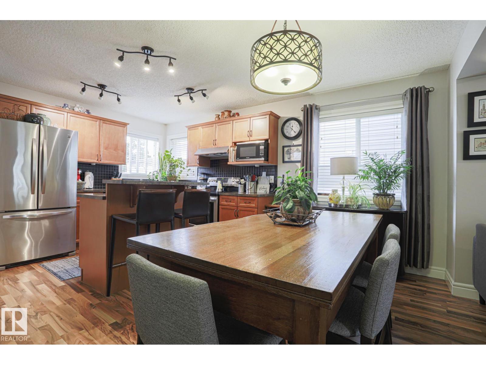Photo 10 of 12039 18 Av Sw, Edmonton AB