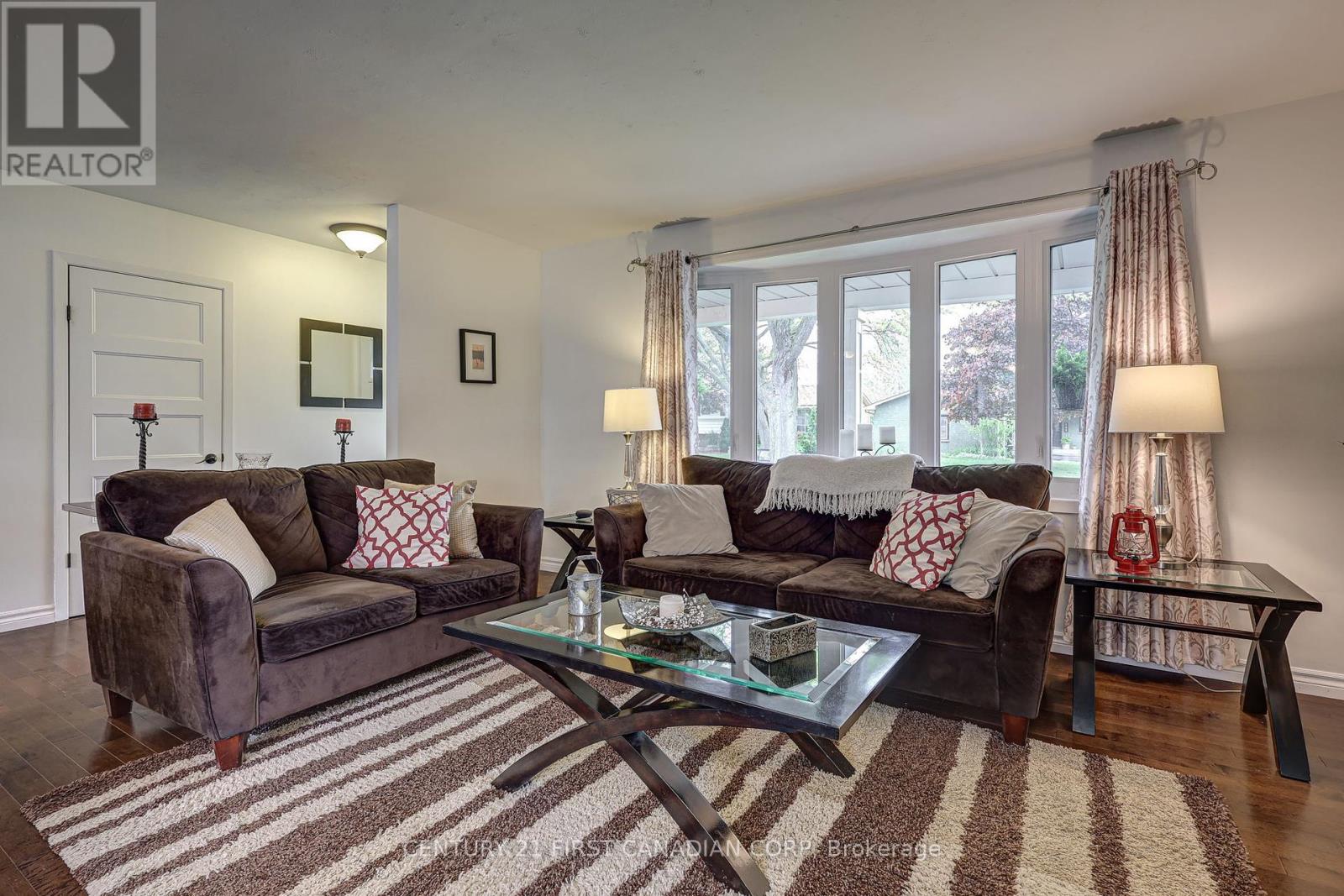 Photo 12 of 116 Downing Crescent, London South ON