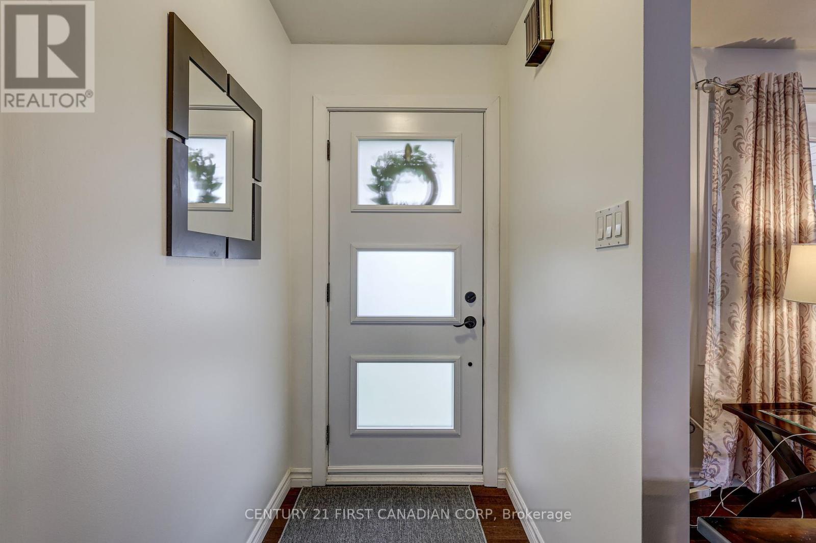 Photo 9 of 116 Downing Crescent, London South ON