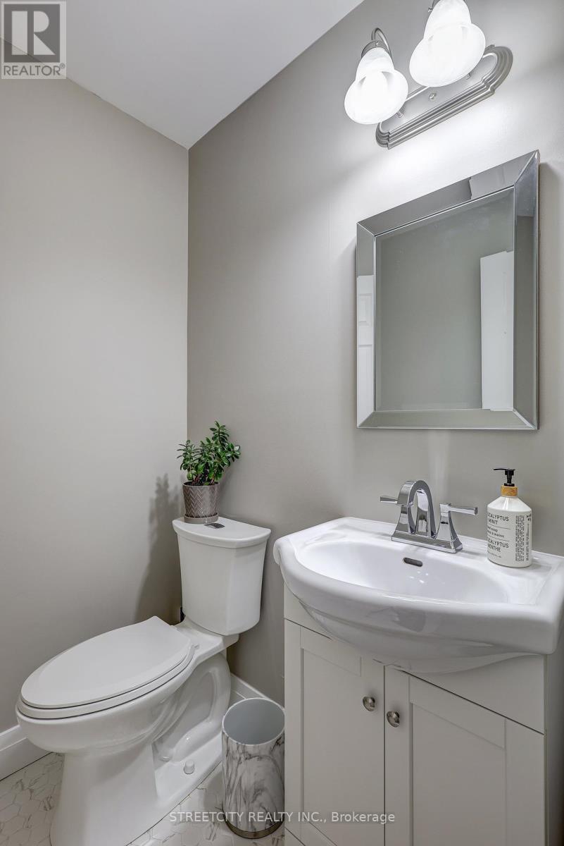Photo 3 of 47 1320 Savannah Drive, London North ON