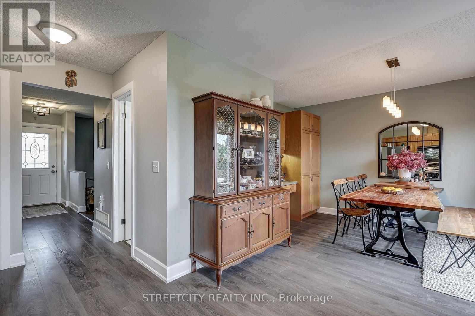Photo 25 of 47 1320 Savannah Drive, London North ON