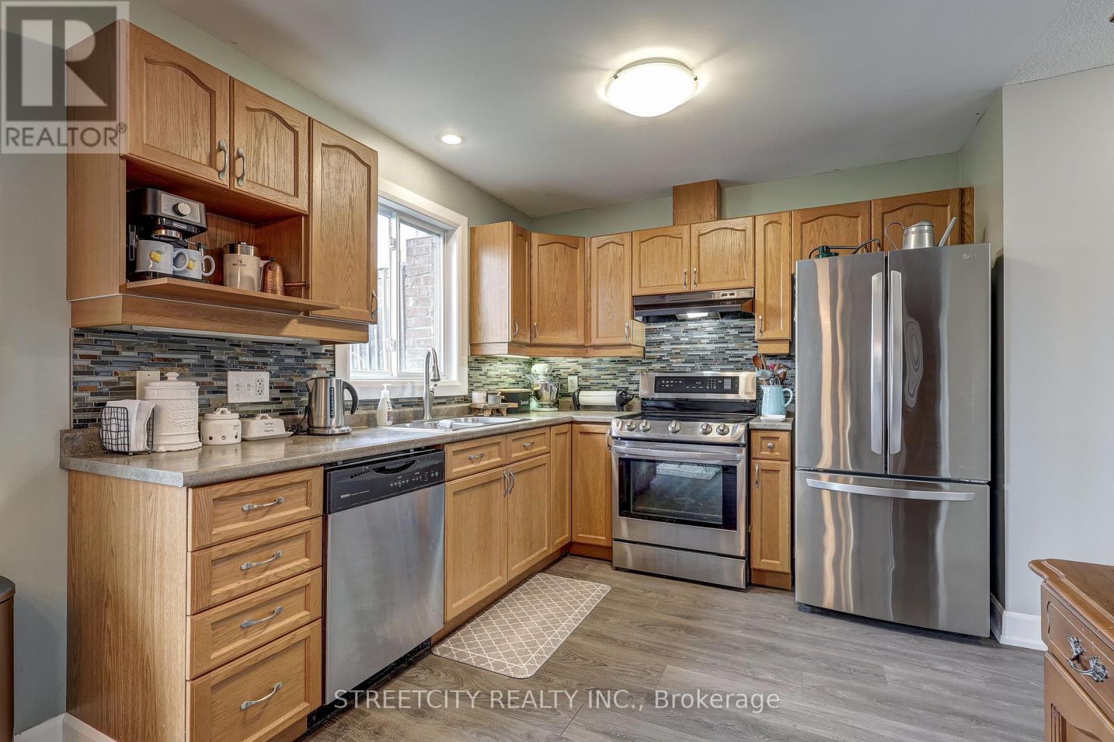 Photo 38 of 47 1320 Savannah Drive, London North ON