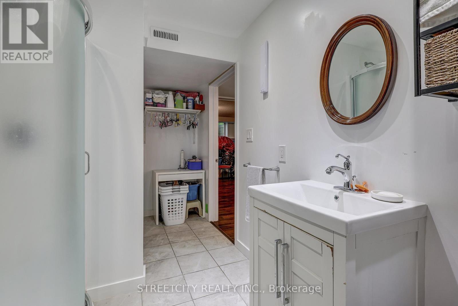 Photo 11 of 47 1320 Savannah Drive, London North ON