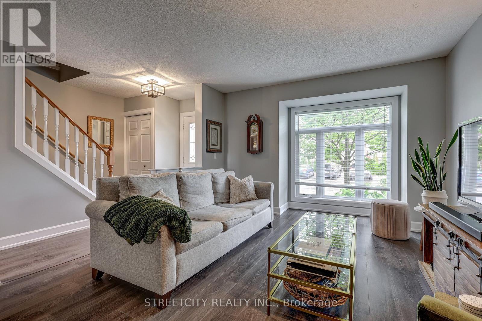 Photo 2 of 47 1320 Savannah Drive, London North ON