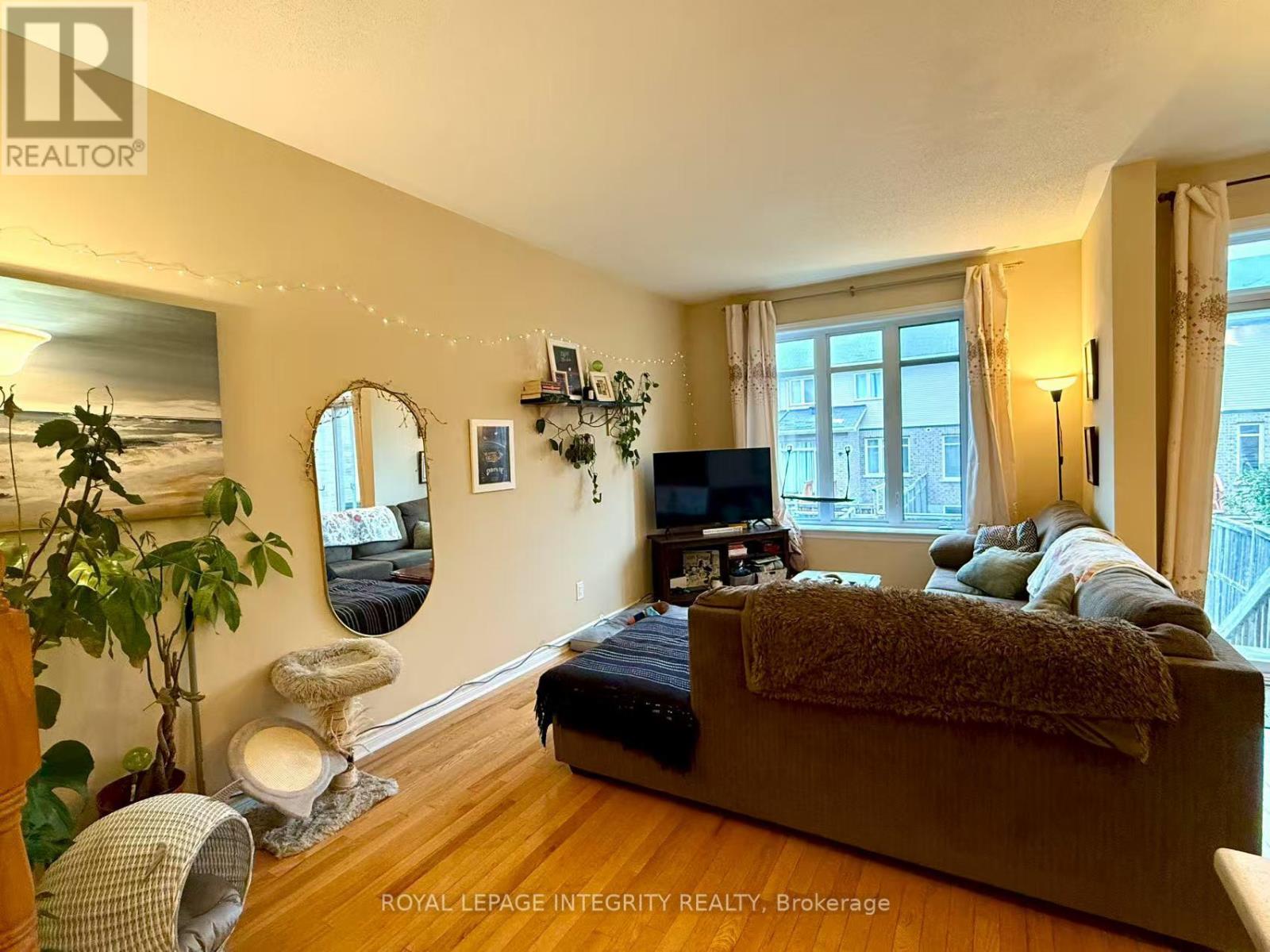 Photo 19 of 1029 Ottenbrite Crescent, Ottawa ON
