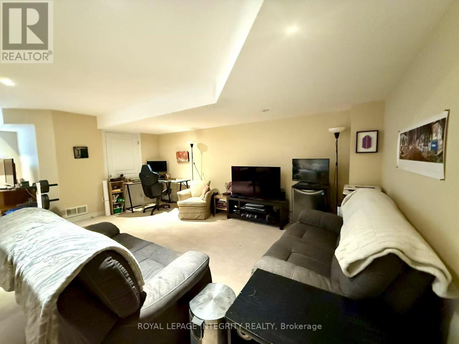 Photo 17 of 1029 Ottenbrite Crescent, Ottawa ON