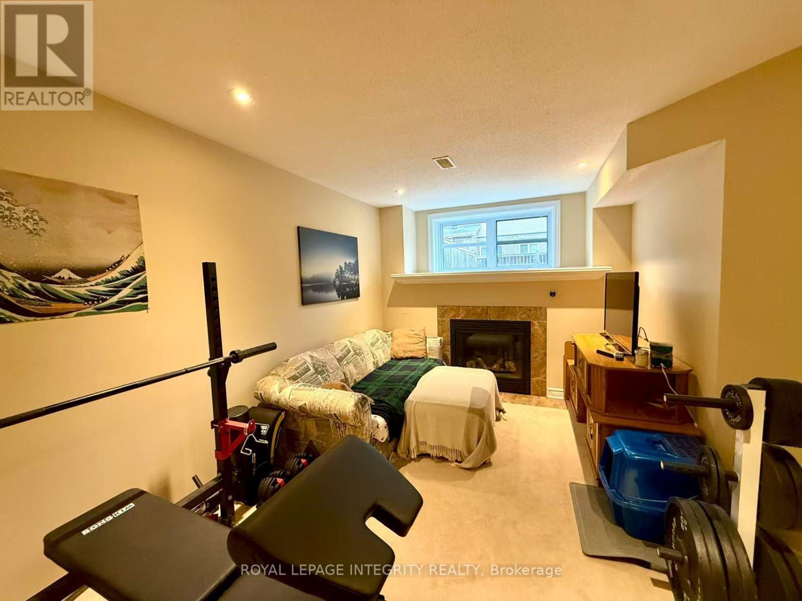 Photo 13 of 1029 Ottenbrite Crescent, Ottawa ON