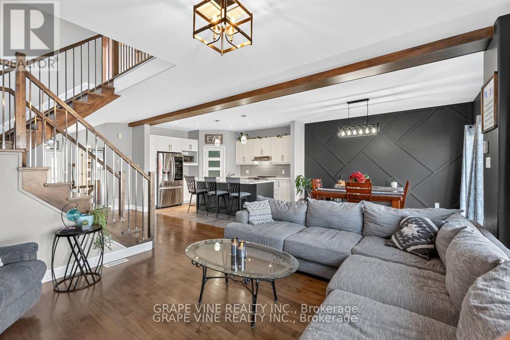 Photo 20 of 414 Provence Avenue, Russell ON
